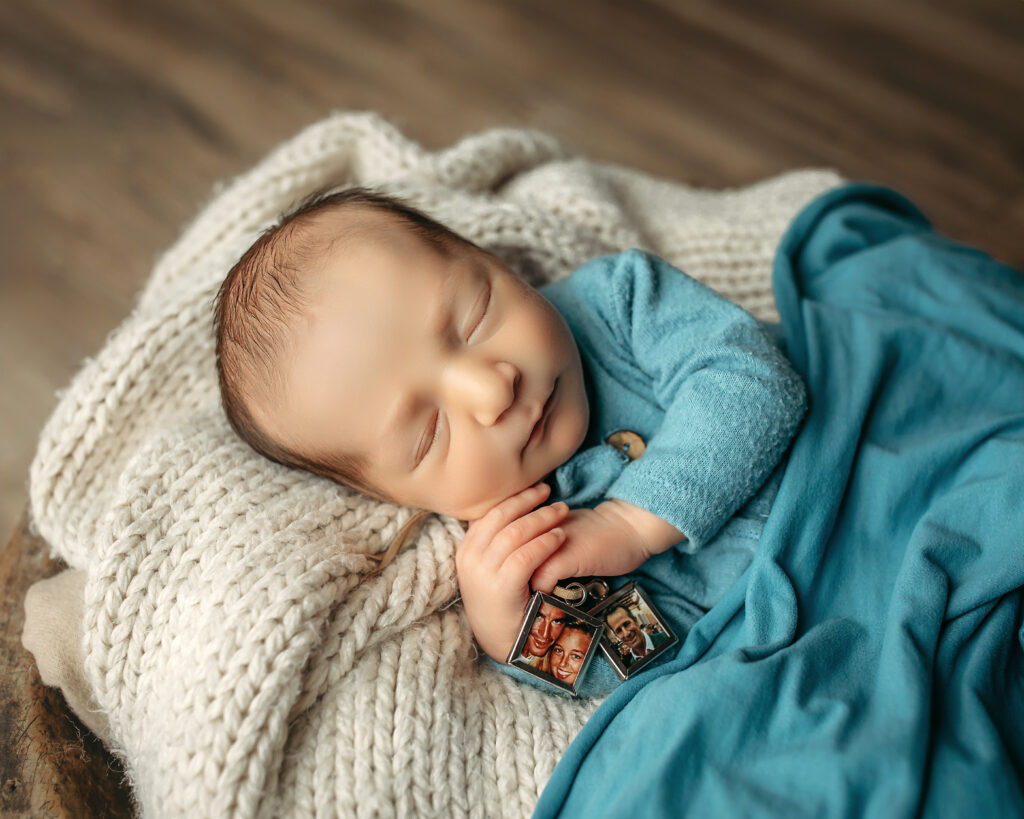 customized newborn photography
newborn photography props